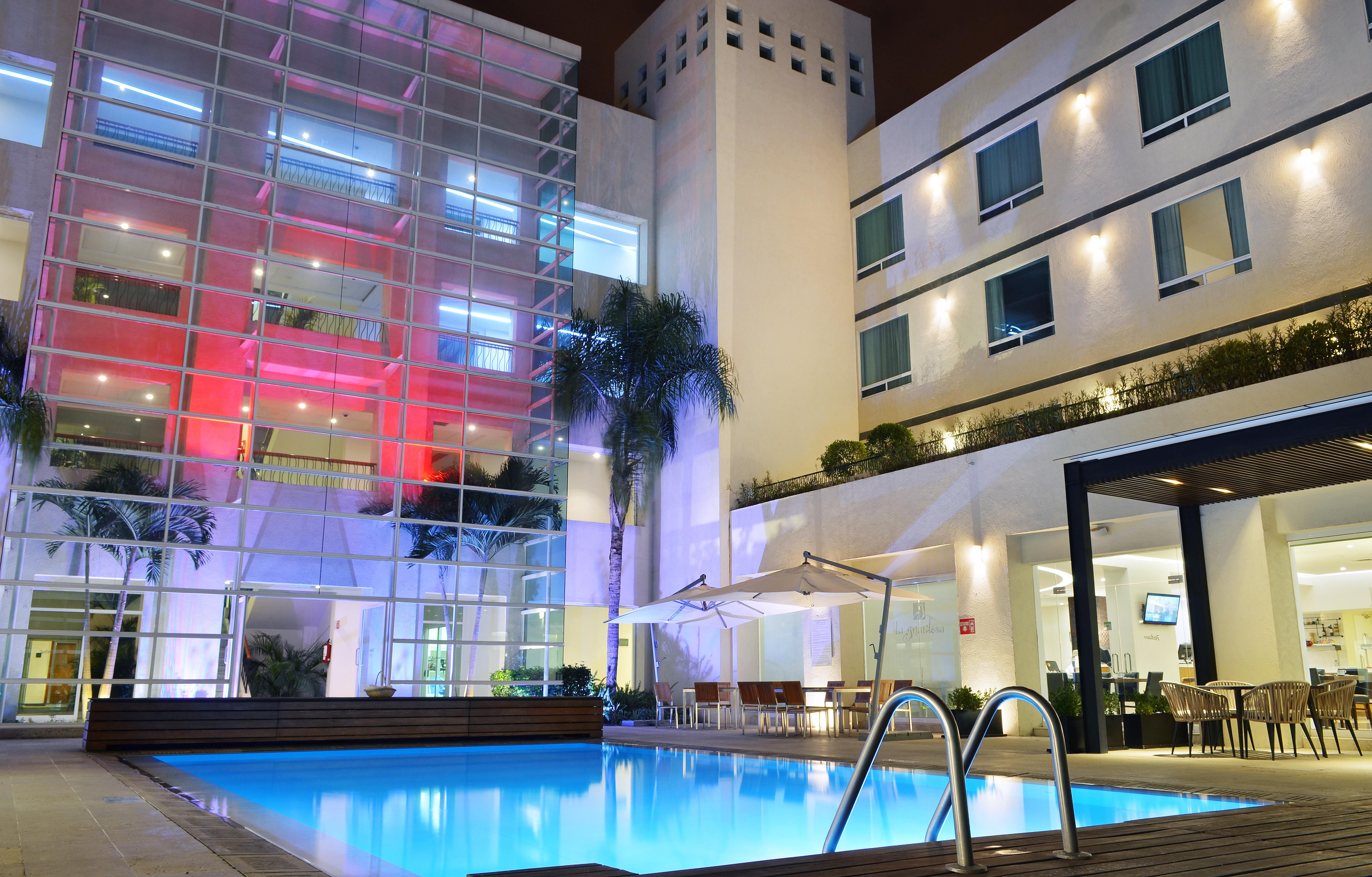 Radisson Poliforum Plaza Hotel León Exterior foto