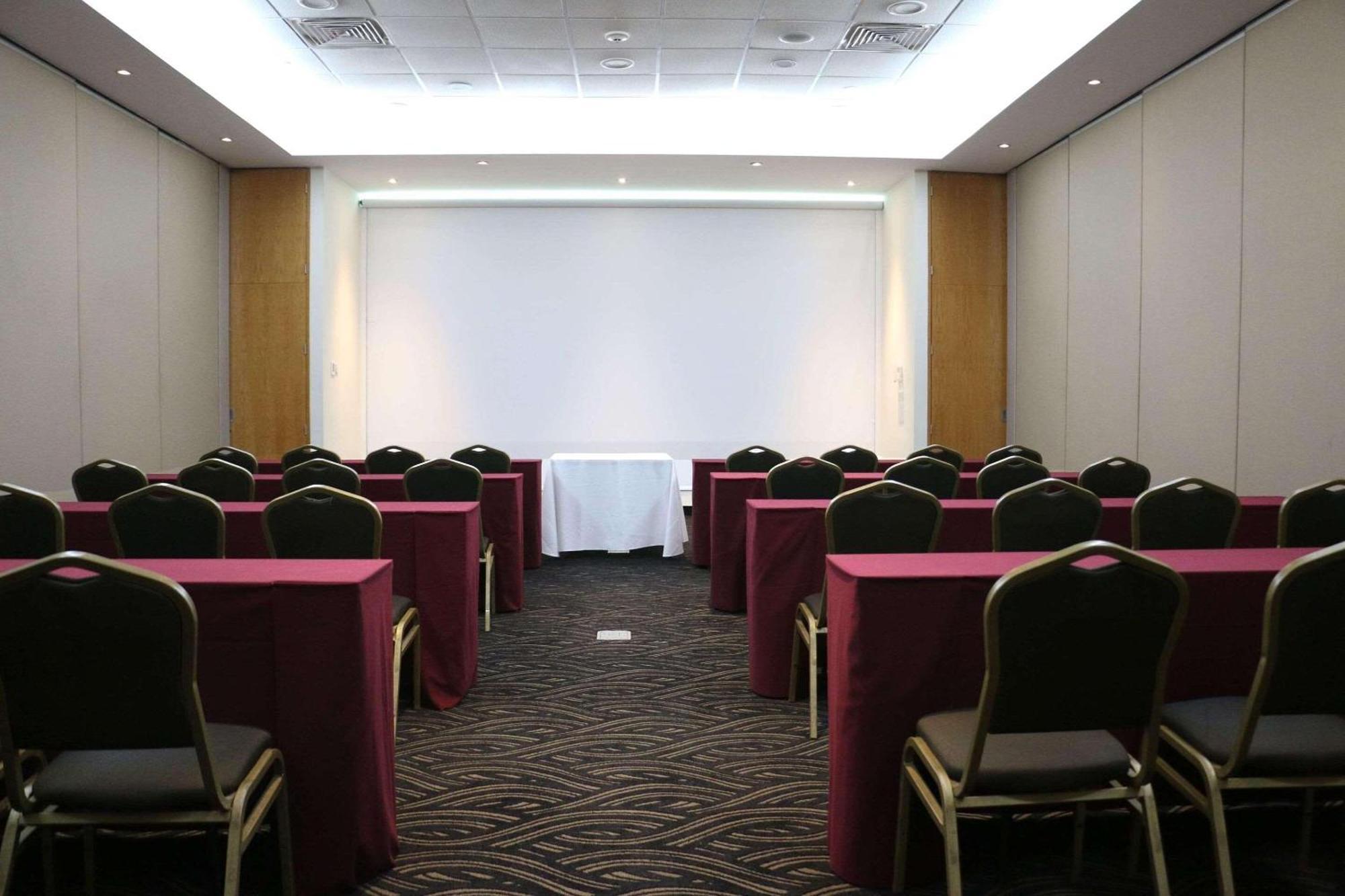 Radisson Poliforum Plaza Hotel León Exterior foto