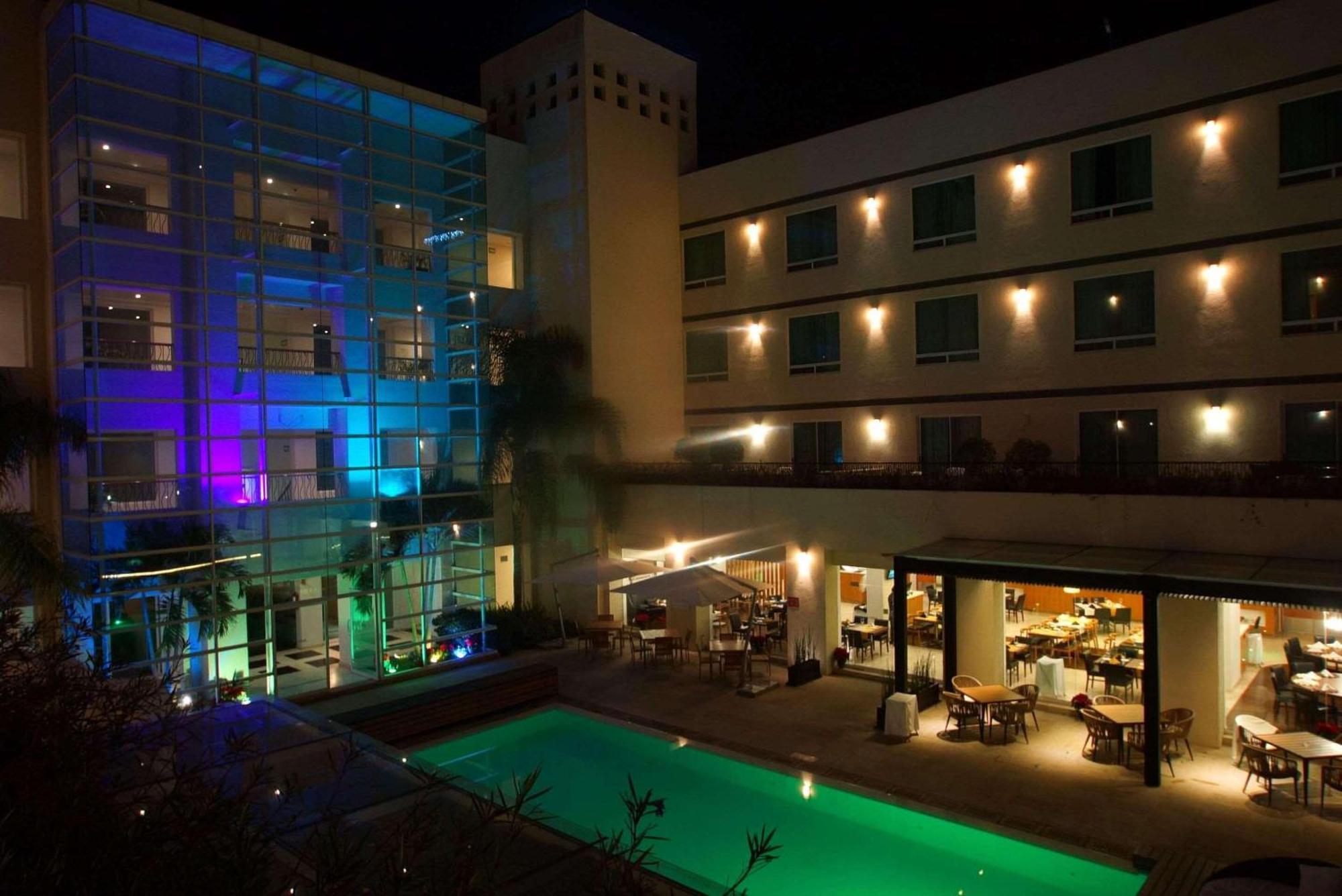 Radisson Poliforum Plaza Hotel León Exterior foto