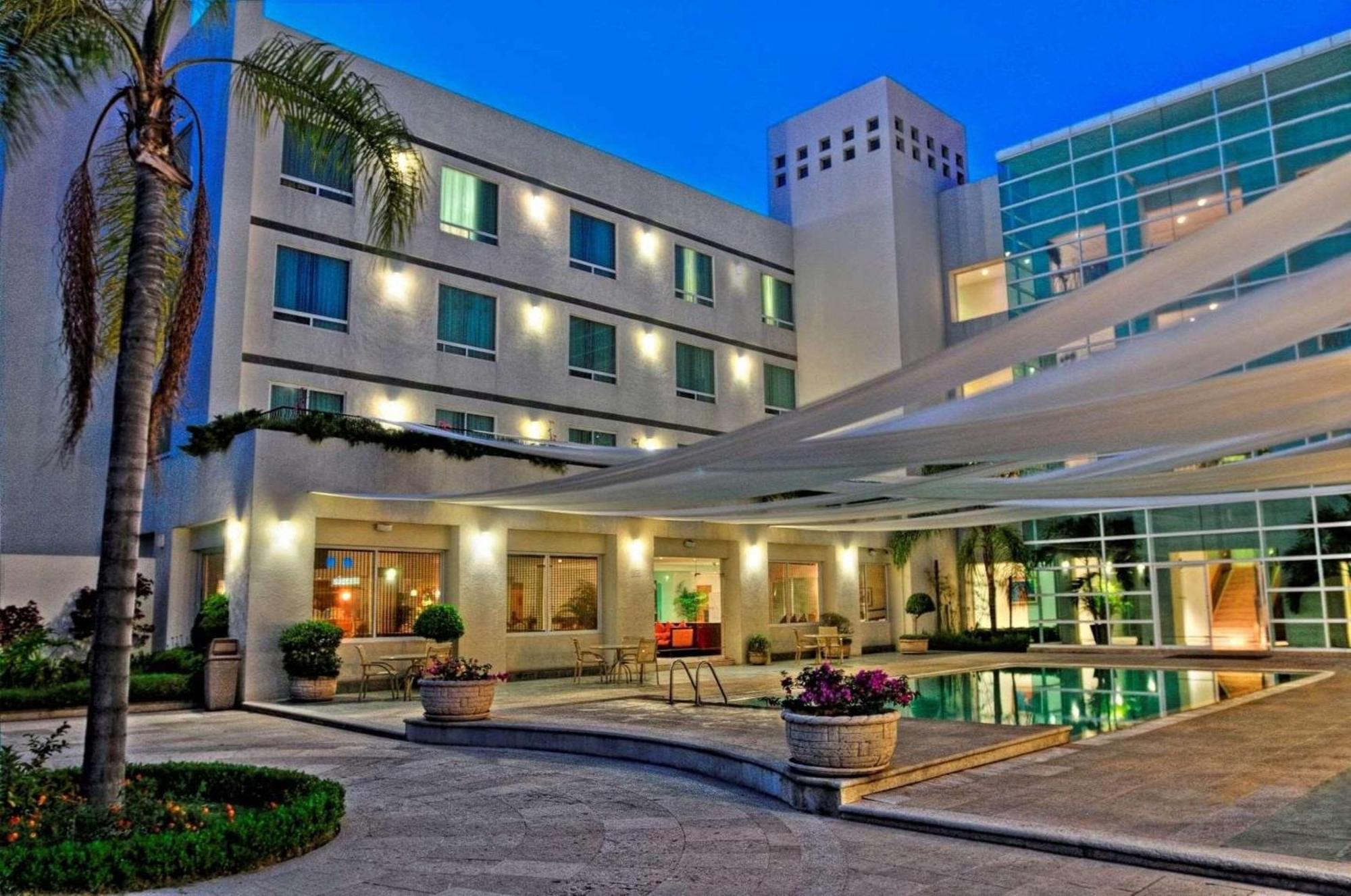 Radisson Poliforum Plaza Hotel León Exterior foto
